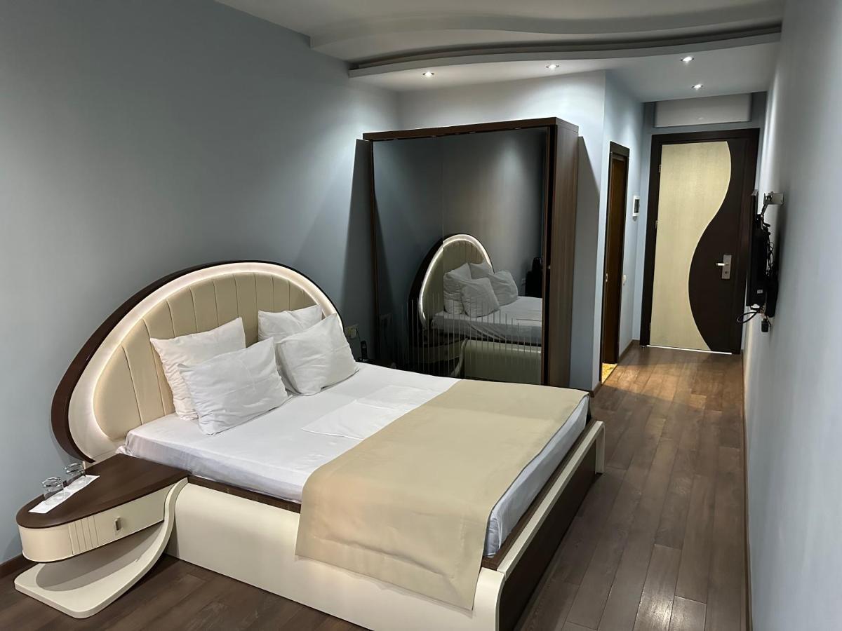 Hotel Light Palace Μπατούμι Εξωτερικό φωτογραφία