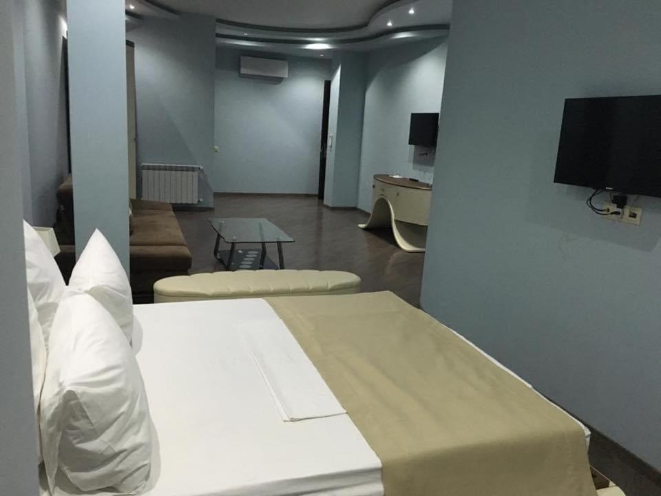 Hotel Light Palace Μπατούμι Εξωτερικό φωτογραφία