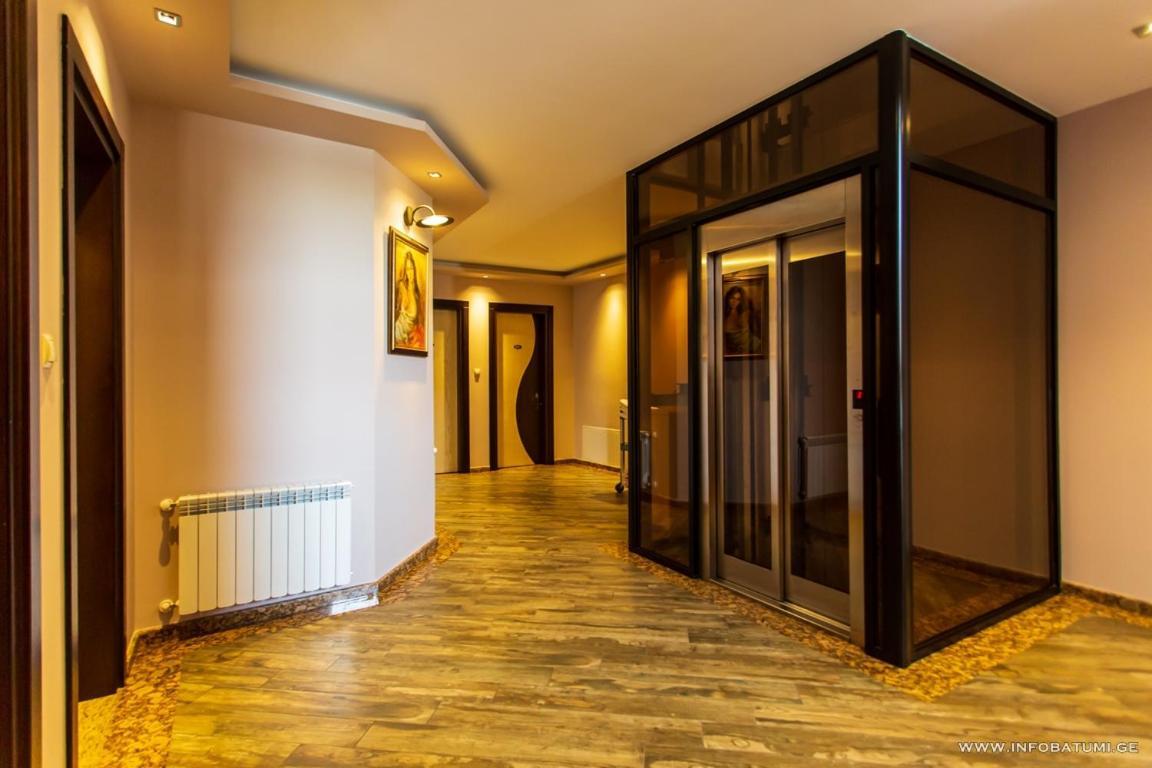 Hotel Light Palace Μπατούμι Εξωτερικό φωτογραφία